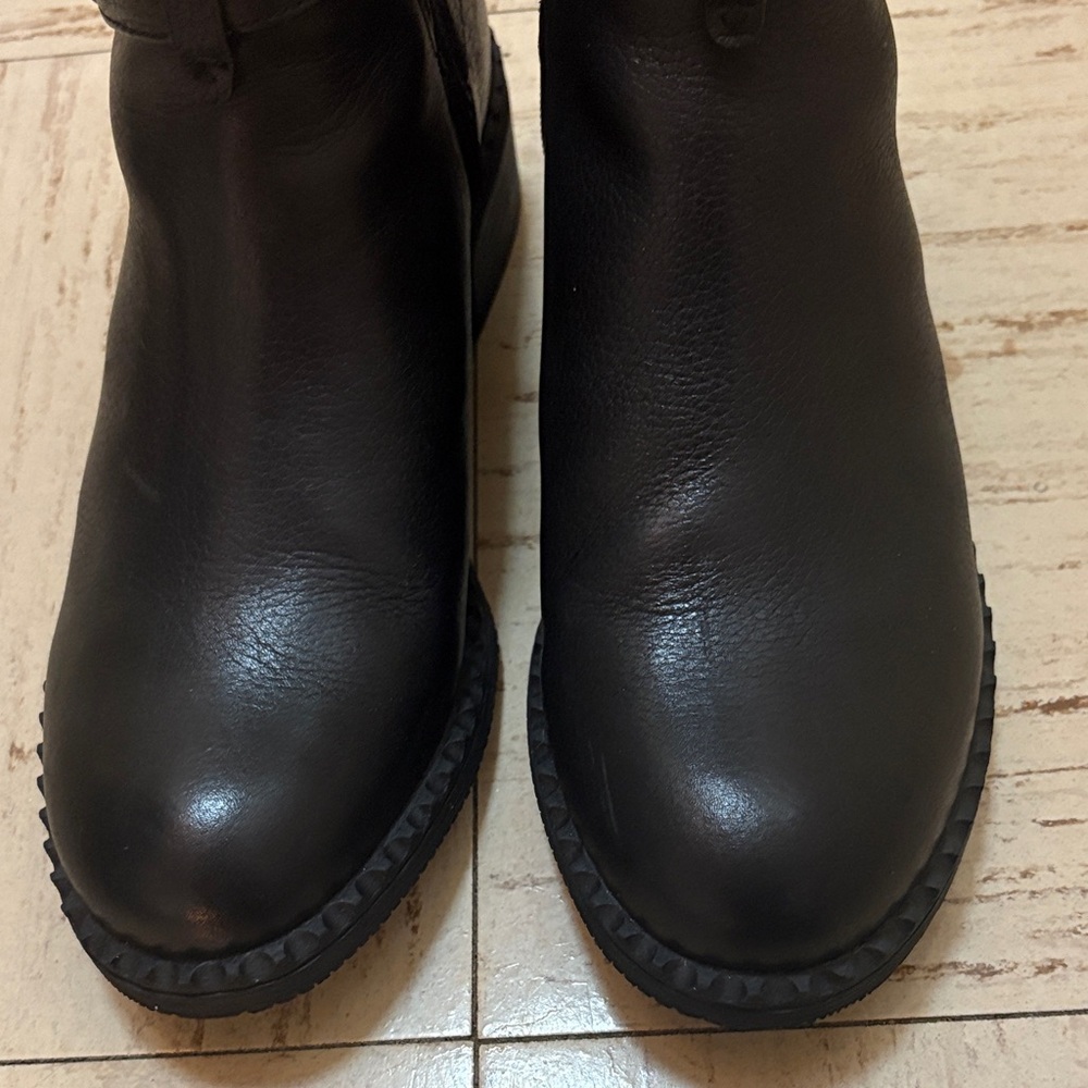 Gentle Souls by Kenneth Cole Black Ankle Boots Size 7M - Picture 4 of 16